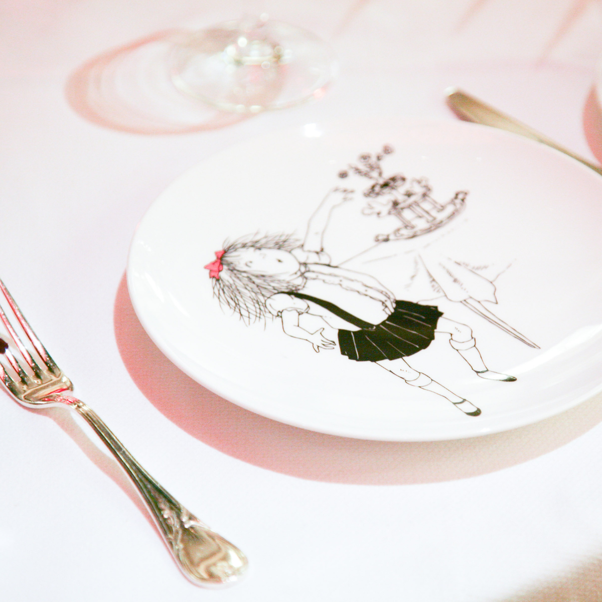 Eloise 4 Plate Set
