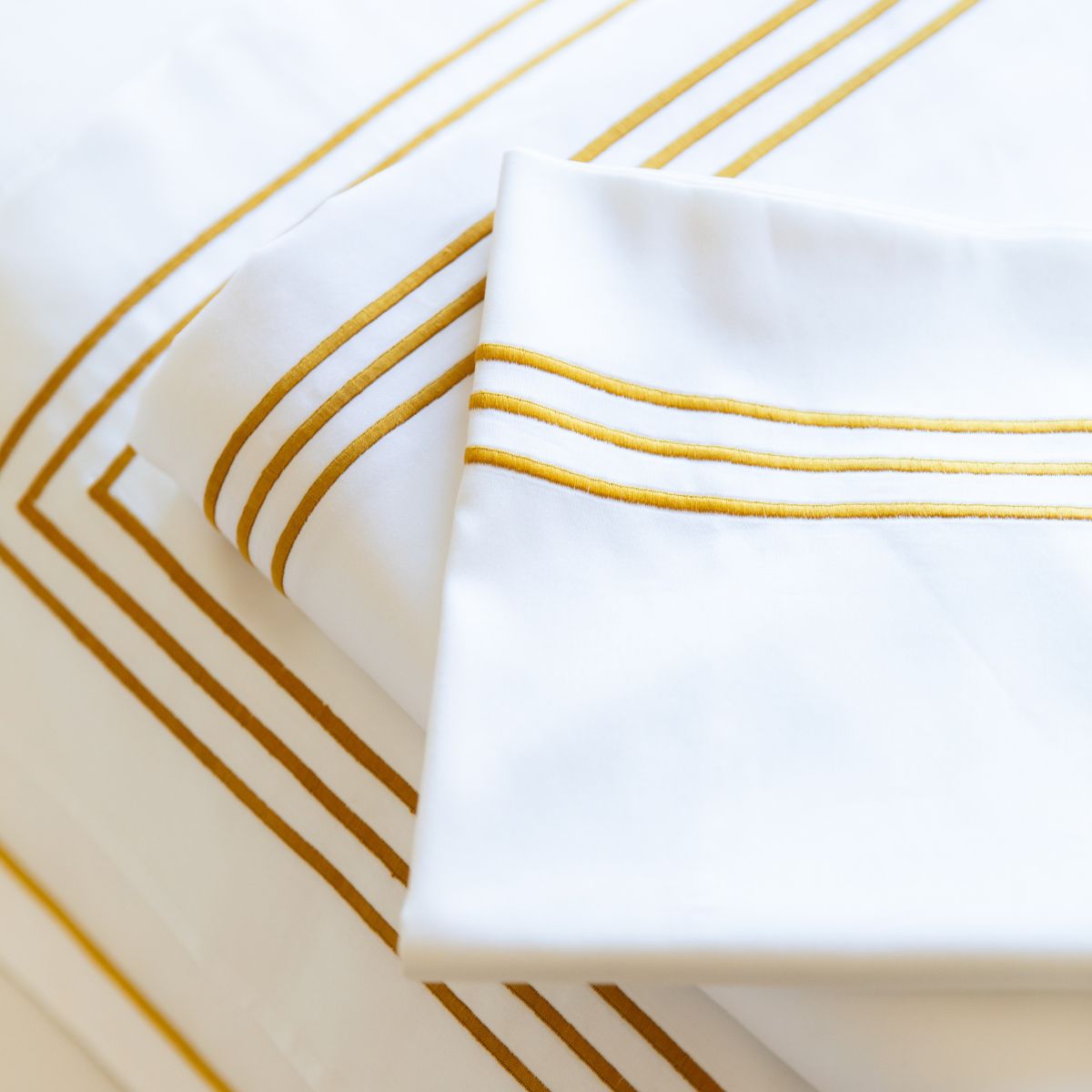 Queen Gold 3-Cord Plaza Linens Collection